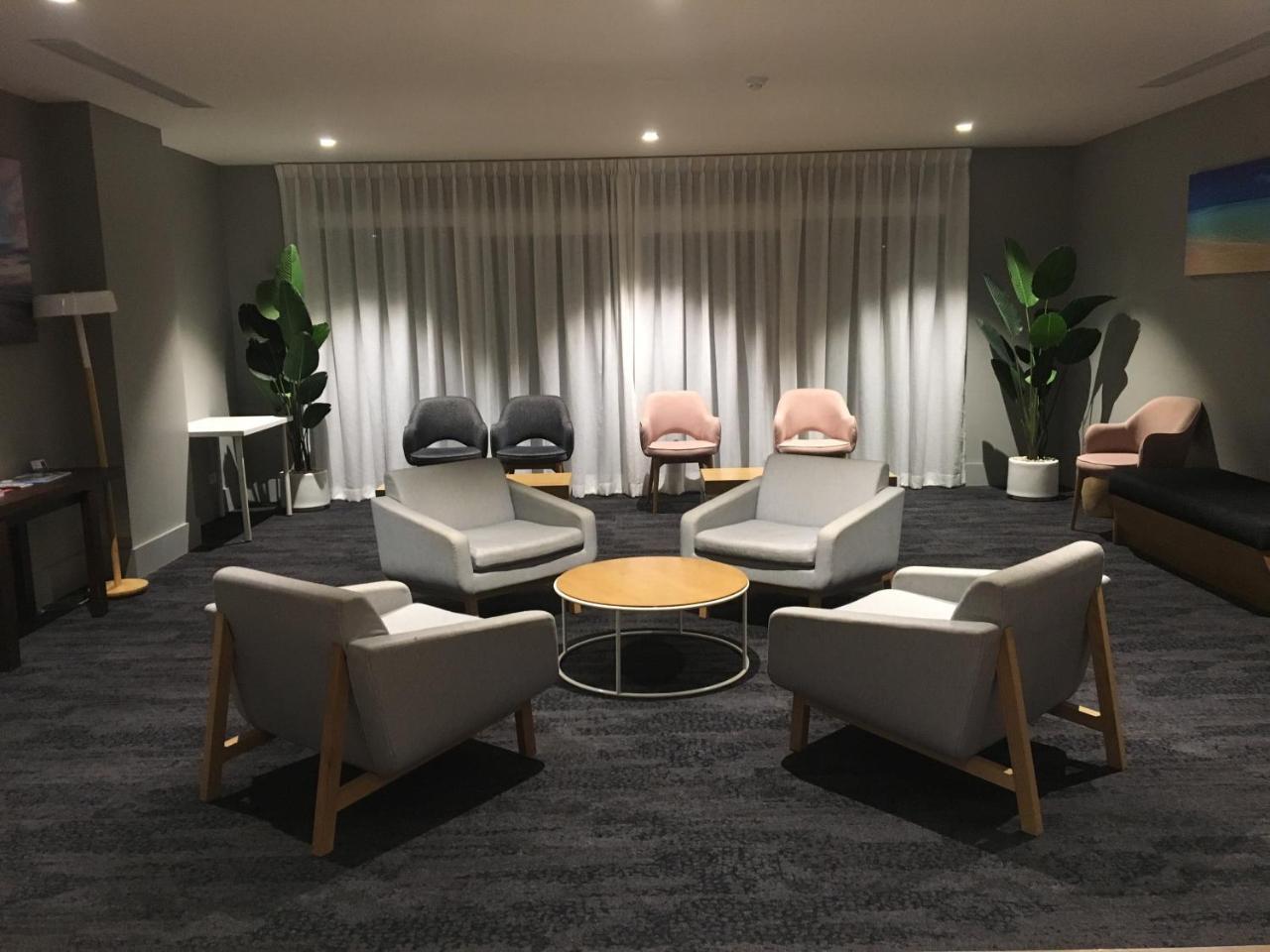 Woodroffe Hotel Gold Coast Buitenkant foto